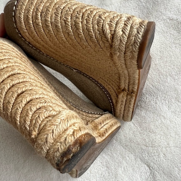 TORY BURCH Jackie Wedge Espadrille Platform Peep Toe Tan Shoes - Picture 12 of 14